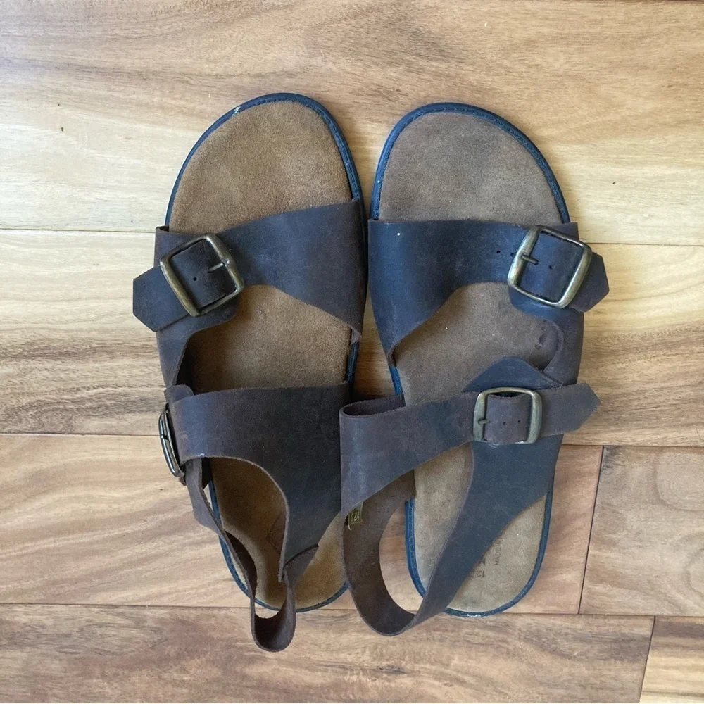 Trader Bay Brown Leather Buckle Sandals 12D